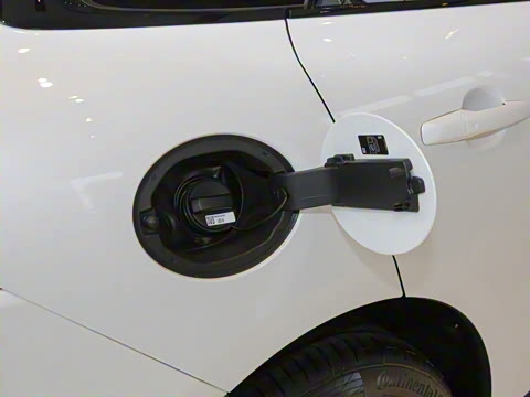 2025�� P400 SPORT