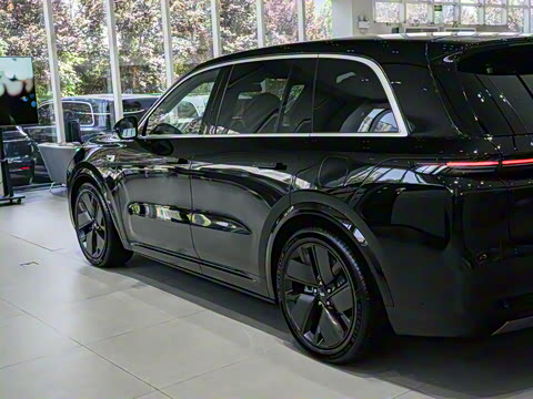 2025�� Ultra ���ܻ��°�