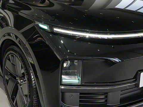 2025�� Ultra ���ܻ��°�