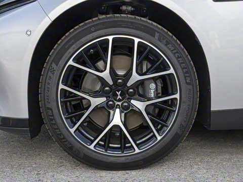 2023�� P7i 702 Max