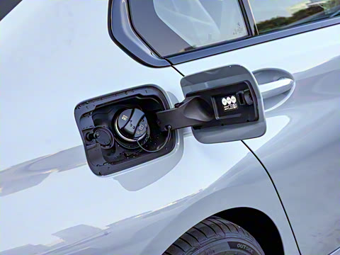 2025�� 330Li ������ M�˶���ҹ��װ