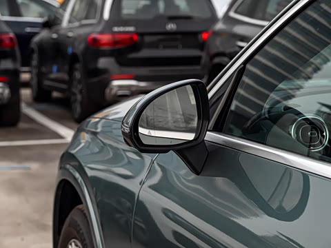 2025�� GLC 300 L 4MATIC ������ 5��