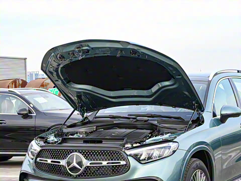 2025�� GLC 300 L 4MATIC ������ 5��