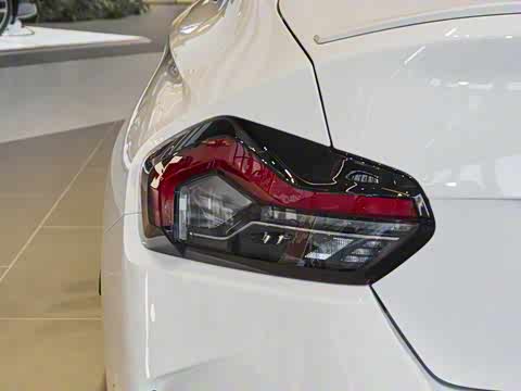 2025�� 225i M�˶���ҹ��װ