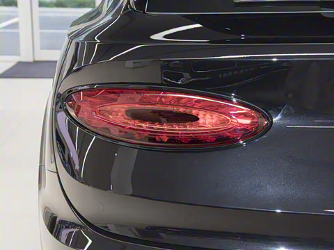 2024�� 4.0T V8 S