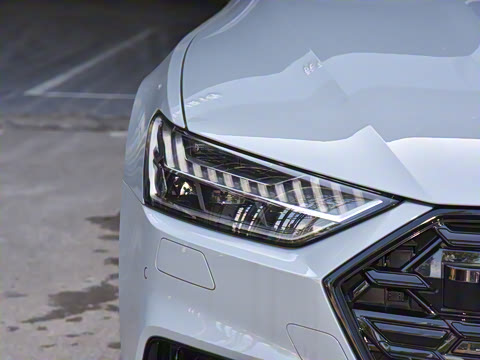 2025�� 45 TFSI quattro RS �׼����ٰ�