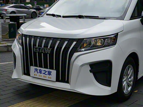 2025�� 2.0L CNG�߼�Ӫ�˰� 9��