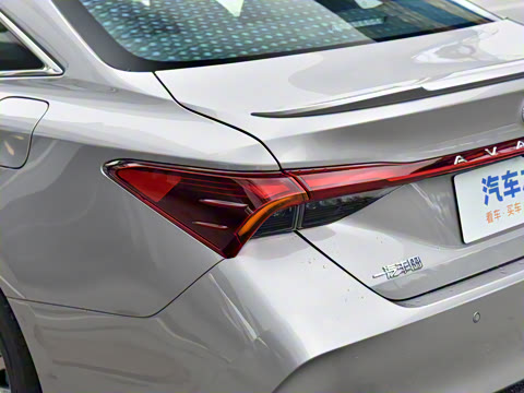 2024�� ˫�� 2.5L XLE����