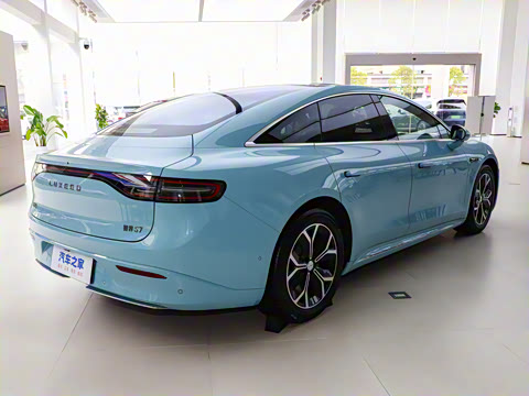 2025�� 705km Max