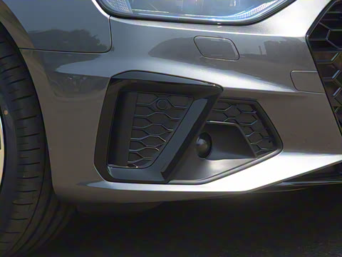 2024�� 40 TFSI ����������(��ҹ��)