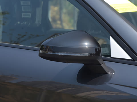 2024�� 40 TFSI ����������(��ҹ��)