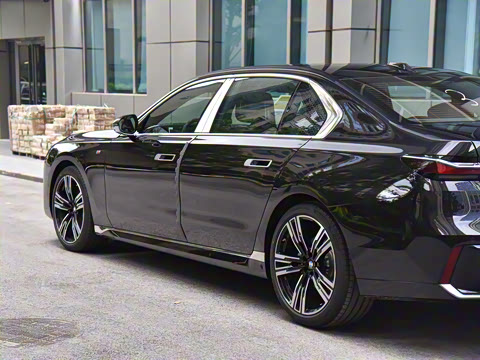 2023�� 740Li ������ M�˶���װ