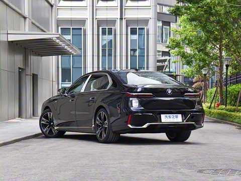 2023�� 740Li ������ M�˶���װ