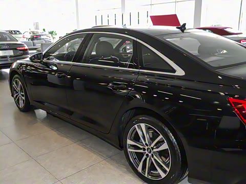 2025�� �Ŀ� 40 TFSI ����������