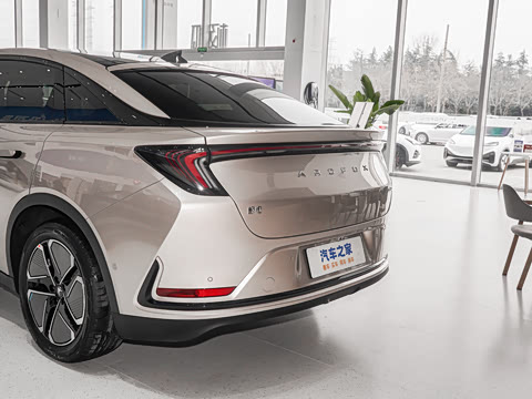 2025�� 735MAX 160kW