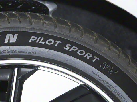 2025�� 210Ultra���Ȱ� 5��