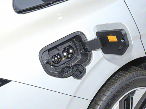 2025�� 210Ultra���Ȱ� 5��