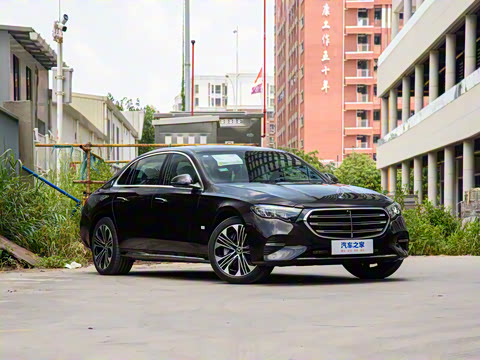 2024�� E 350 e L ���ʽ��϶����γ�