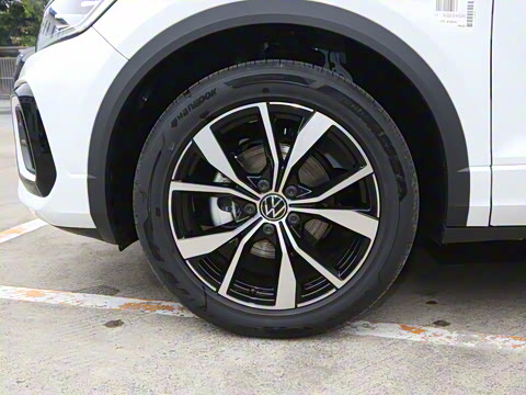 2025�� �Ŀ�� 300TSI DSG���������