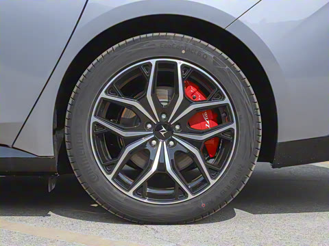 2025�� ���� 650ProѲ����