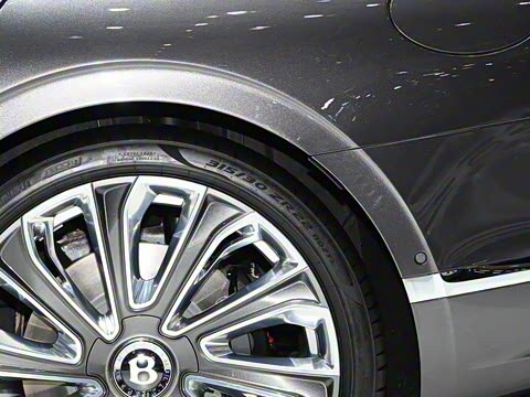 2024�� 4.0T V8 Mulliner