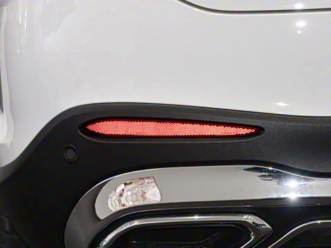 2025�� �Ŀ� GLC 260 L 4MATIC ������