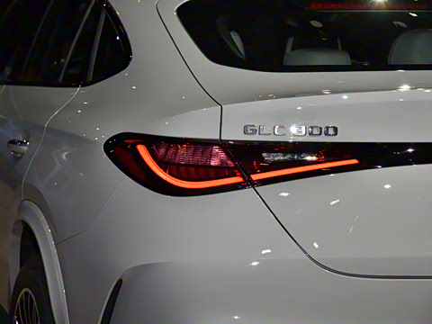 2025�� GLC 300 4MATIC ����SUV