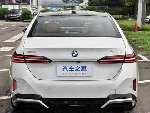 2024�� 525Li M�˶���װ