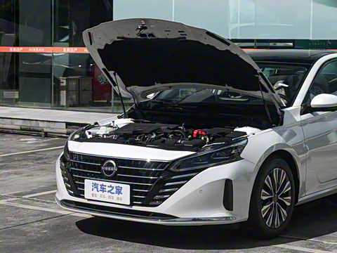 2022�� 2.0L XL-Upr ������