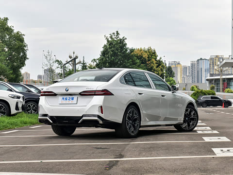 2024�� 530Li ������ M�˶���װ