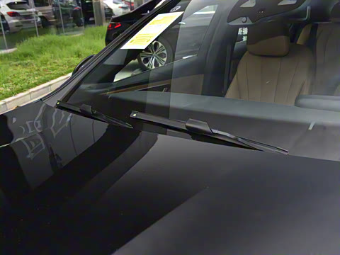 2025�� �Ŀ� E 300 ʱ�����˶���