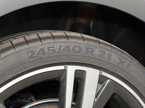 2025�� allroad quattro 55 TFSI ��̽�ռ�