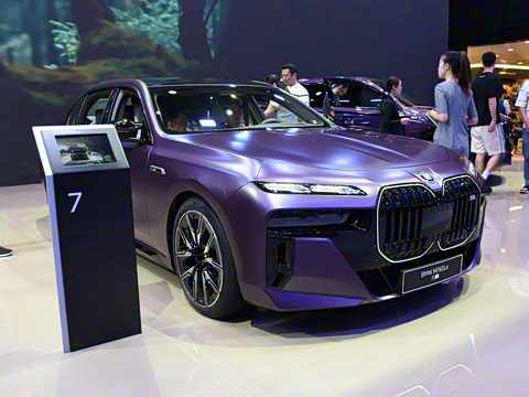 2023�� M760Le xDrive