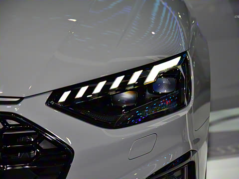 2025�� 200���������� 40 TFSI ���������� B&O ��ҹ��