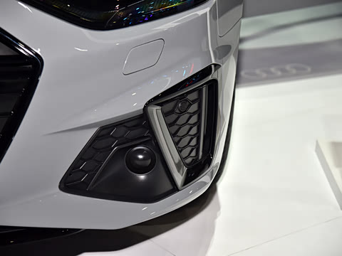 2025�� 200���������� 40 TFSI ���������� B&O ��ҹ��