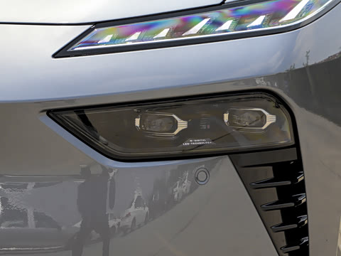 2025�� ���� 550ProѲ����