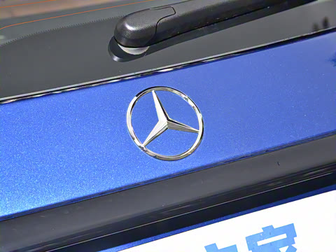 2024��  �Ŀ� GLC 260 L 4MATIC ������ 5��