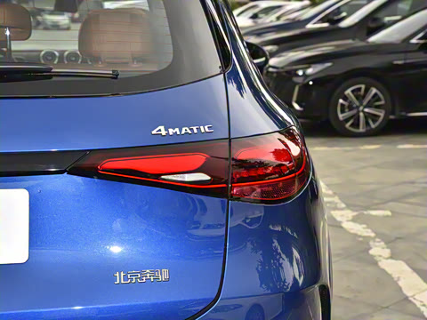 2024��  �Ŀ� GLC 260 L 4MATIC ������ 5��