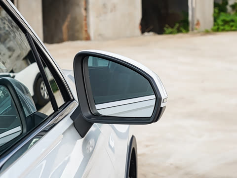 2025�� ���ڿ� 330TSI �Զ�����R-Line��ҫ��