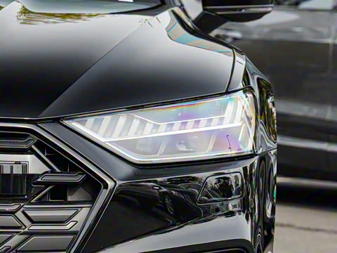 2025�� 55 TFSI quattro ������