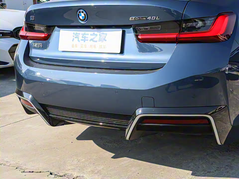 2025�� eDrive 40 L ��ҹ�˶���װ