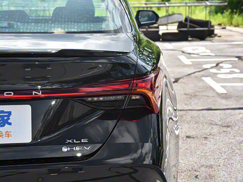 2024�� ˫�� 2.5L XLE����