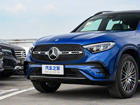 2025�� GLC 300 L 4MATIC ������ 7��