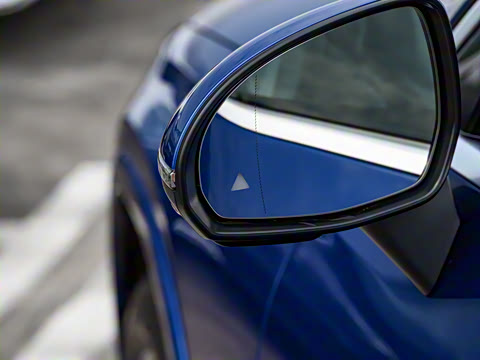 2025�� GLC 300 L 4MATIC ������ 7��