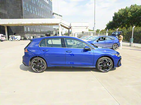 2025�� 300TSI R-Line