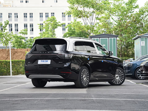 2025�� ���� Ultra�� 52kWh 5����