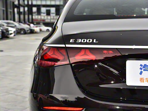 2024�� �Ŀ� E 300 L ������