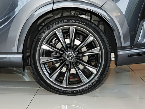 2025�� 500h ����F SPORT Performance