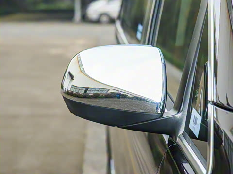 2025�� 2.0T ʢ��