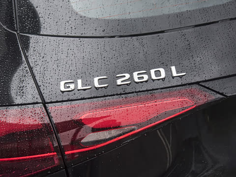 2025�� GLC 260 L 4MATIC ������